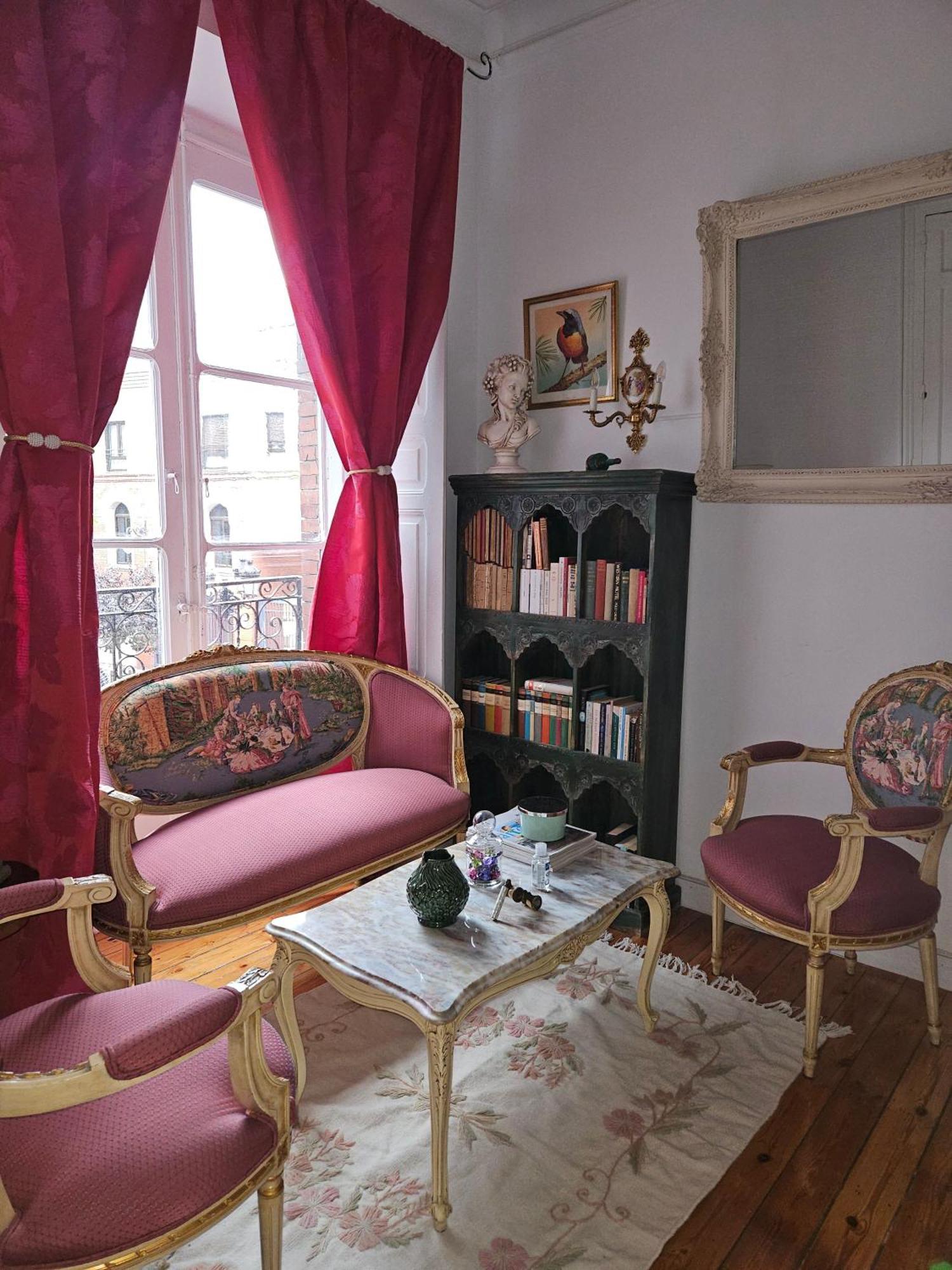 In - Beautiful And Large In The Centre * Valladolid